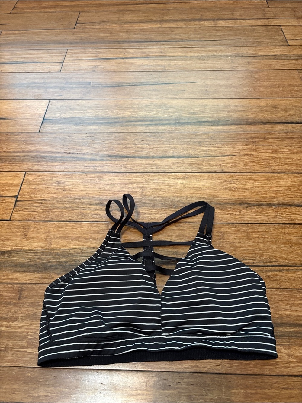Victoria’s Secret Victoria Sport Sexy Black and White Strappy Sports Bra Large